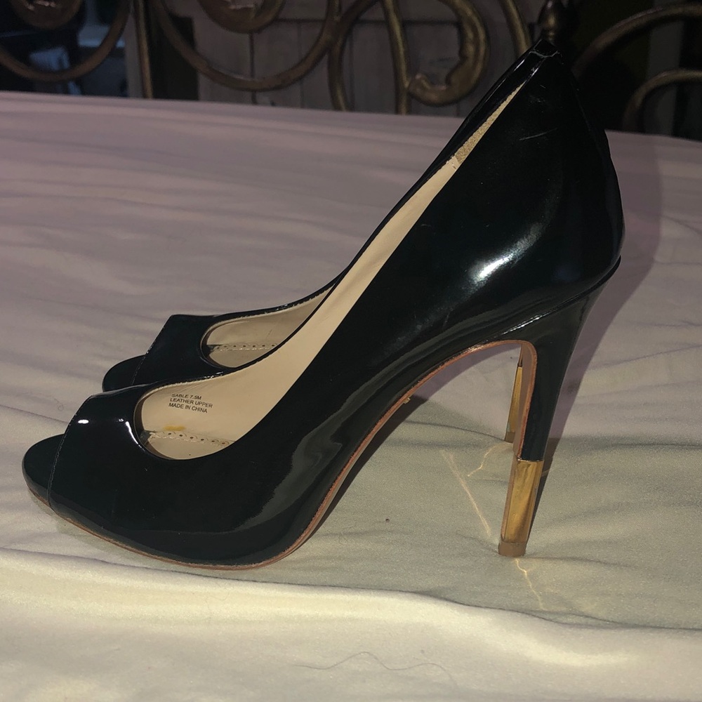 Pour La Victoire Patent Leather Stiletto gold tip Heel EXCELLENT